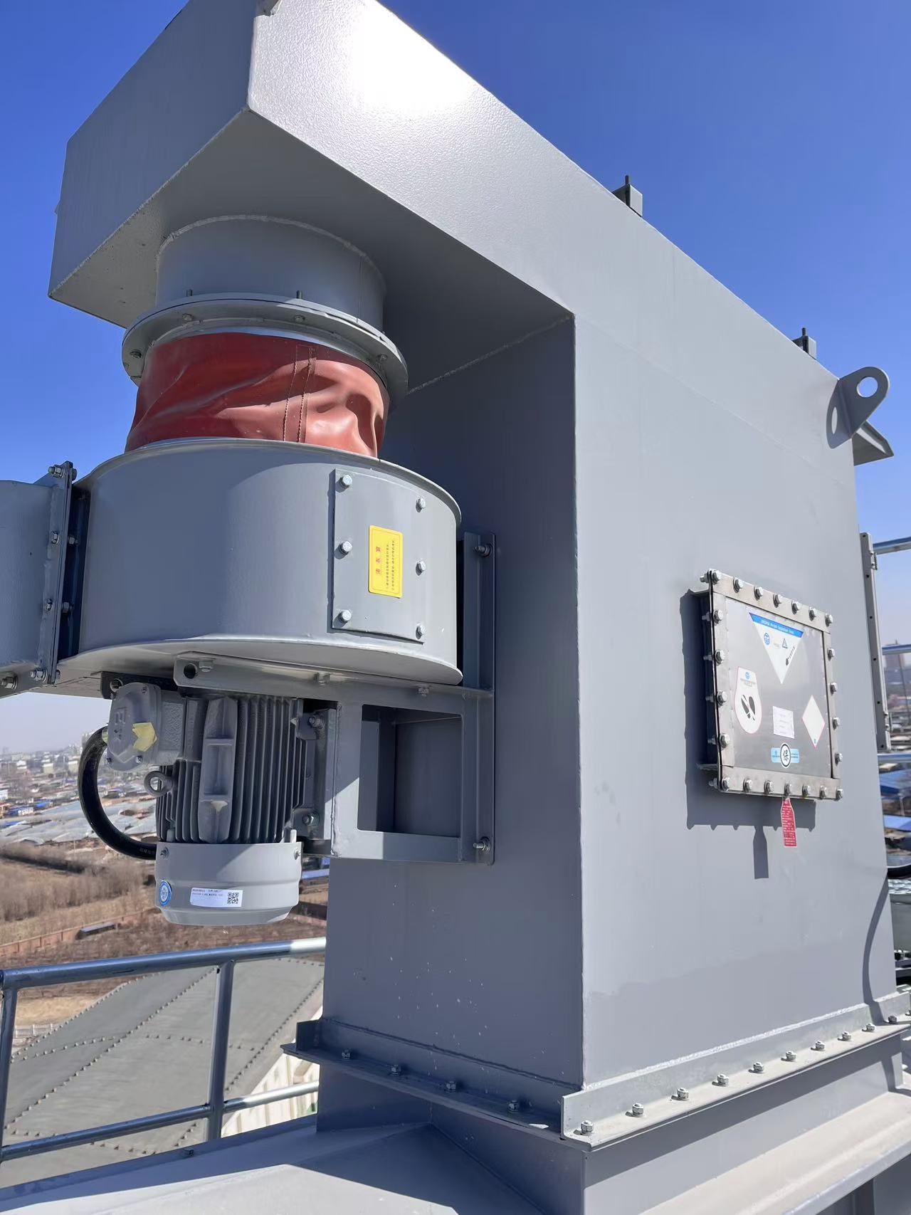 水泥廠倉(cāng)頂氣箱式脈沖袋式除塵器