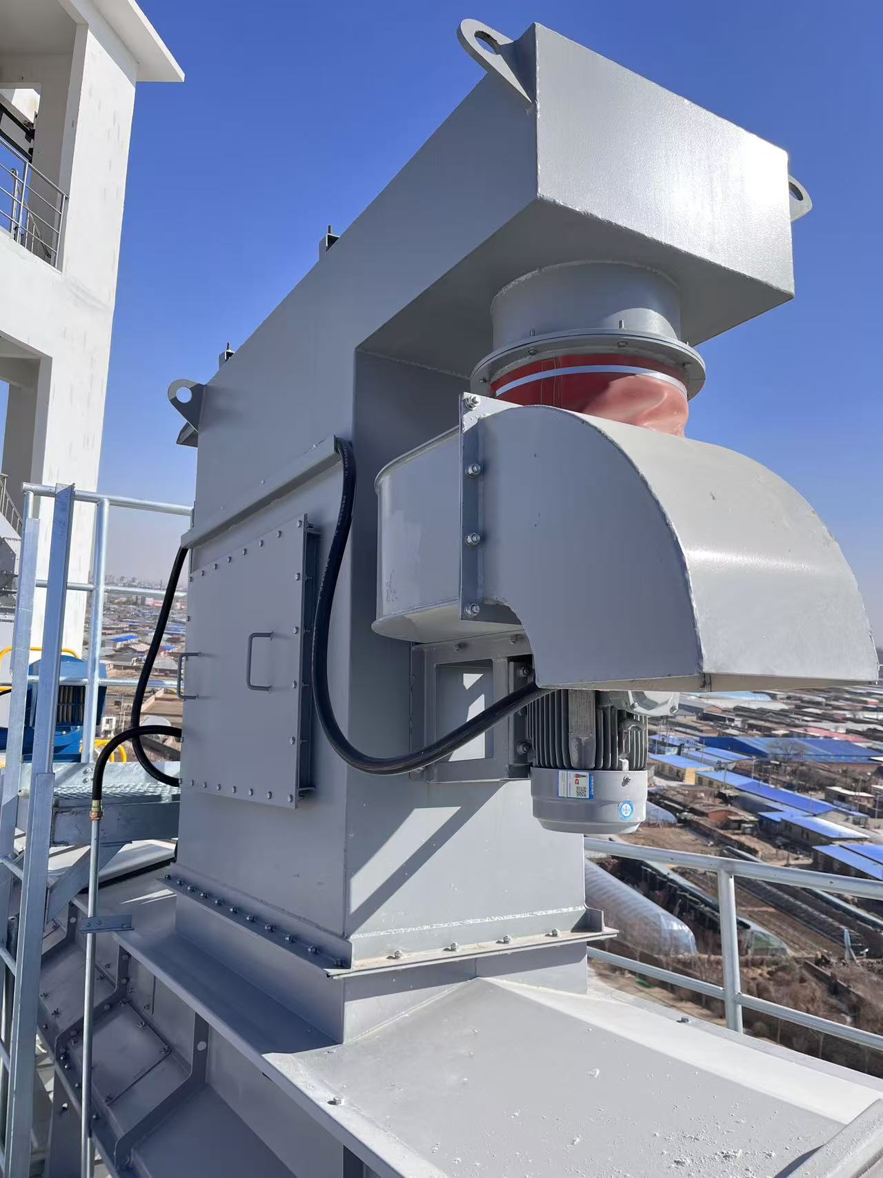 攪拌站主機(jī)倉頂袋式除塵器