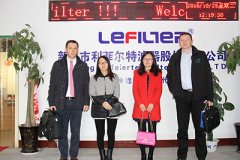 2016年10月25日國(guó)際貿(mào)易部波蘭客戶(hù)蒞臨我司參觀-